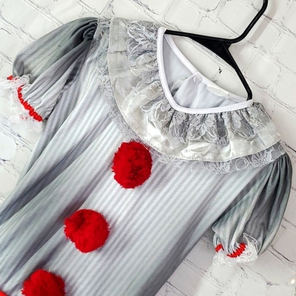 Stephen Kings IT Pennywise the Killer Clown Halloween Costume Dress Junior Sz XL - Picture 4 of 17